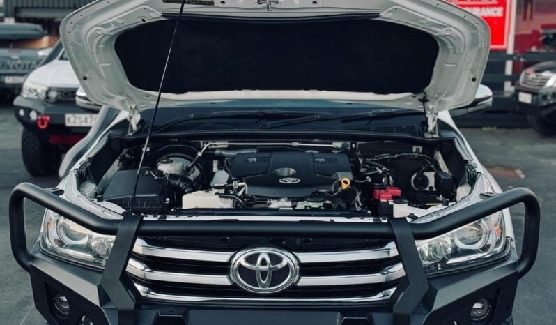 
								2018 Toyota Hilux SR5 full									