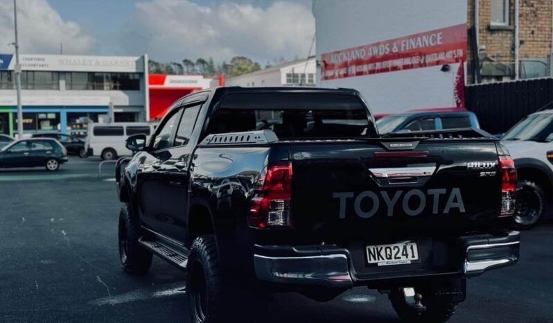 
								2018 Toyota Hilux SR5 full									